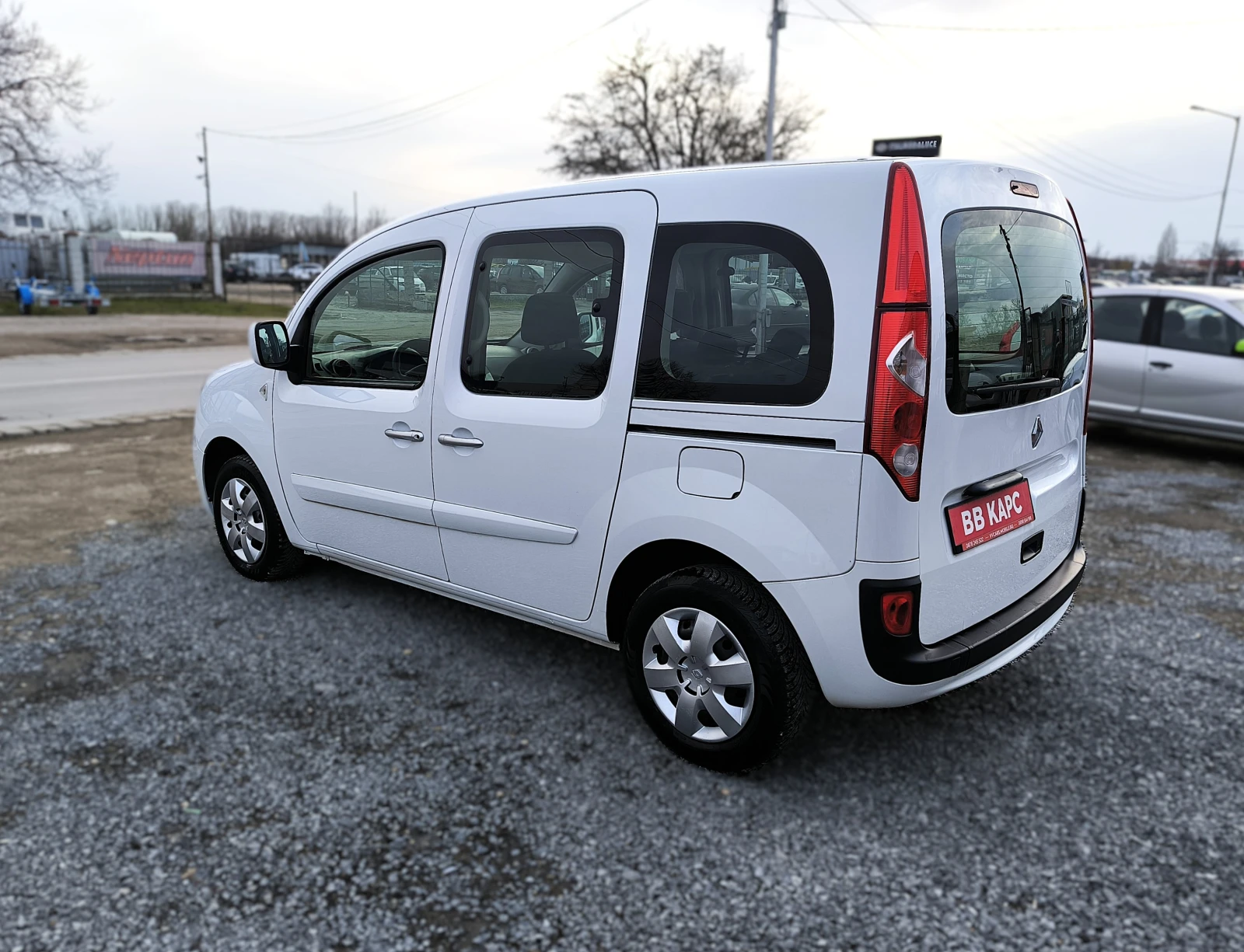 Renault Kangoo 1.6i EURO5, снимка 6 - Автомобили и джипове - 54133687