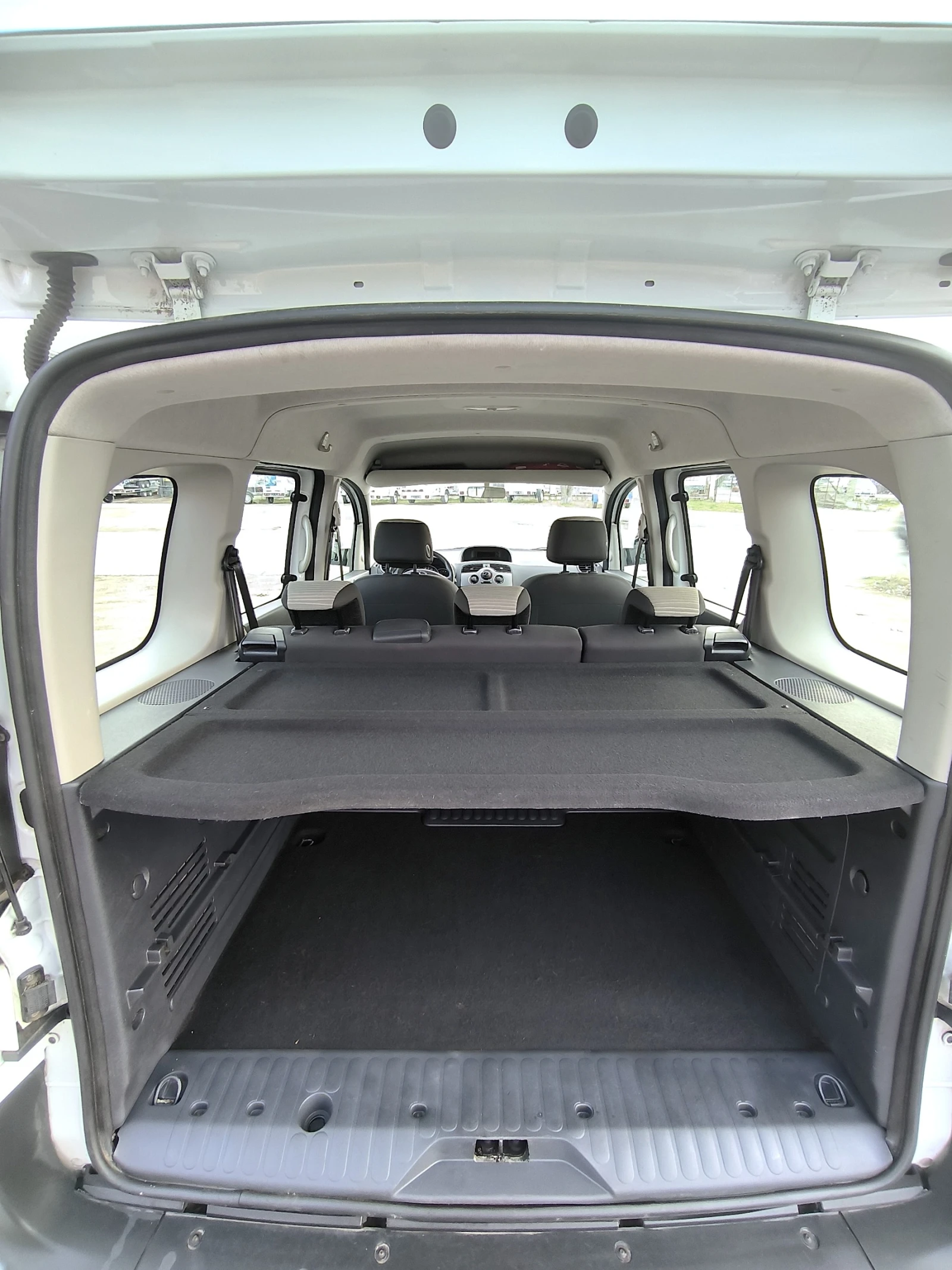 Renault Kangoo 1.6i EURO5, снимка 15 - Автомобили и джипове - 54133687