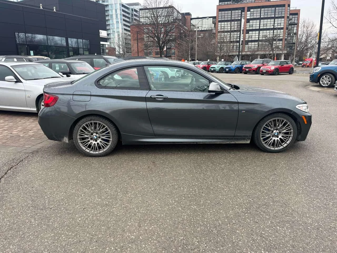 BMW 240 * xDrive * CARFAX * Подгрев * Harman Kardon, снимка 3 - Автомобили и джипове - 54162011