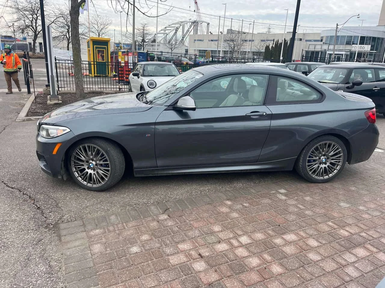 BMW 240 * xDrive * CARFAX * Подгрев * Harman Kardon, снимка 2 - Автомобили и джипове - 54162011