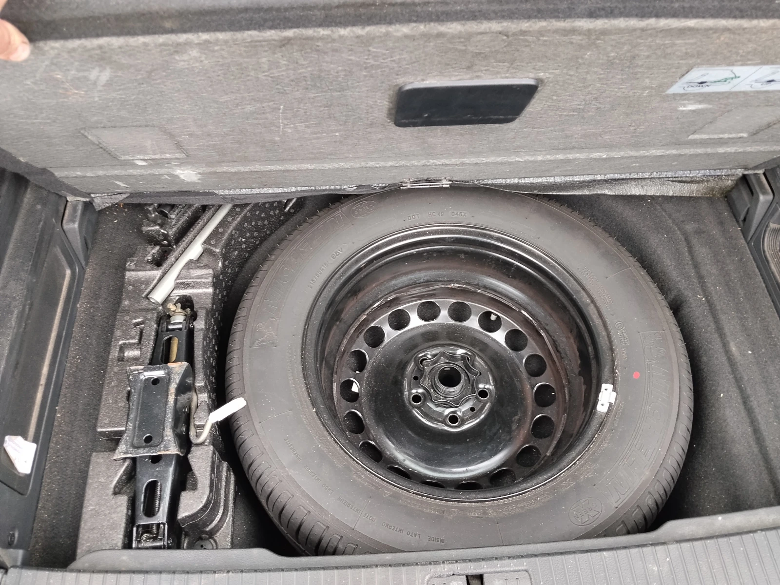 VW Passat B8/2.0 TDI 150 к.с/Нов DPF/Keyless/Navi, снимка 7 - Автомобили и джипове - 54257695