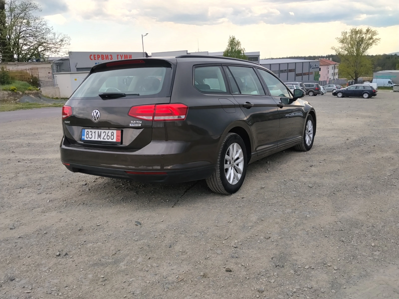 VW Passat B8/2.0 TDI 150 к.с/Нов DPF/Keyless/Navi, снимка 5 - Автомобили и джипове - 54257695