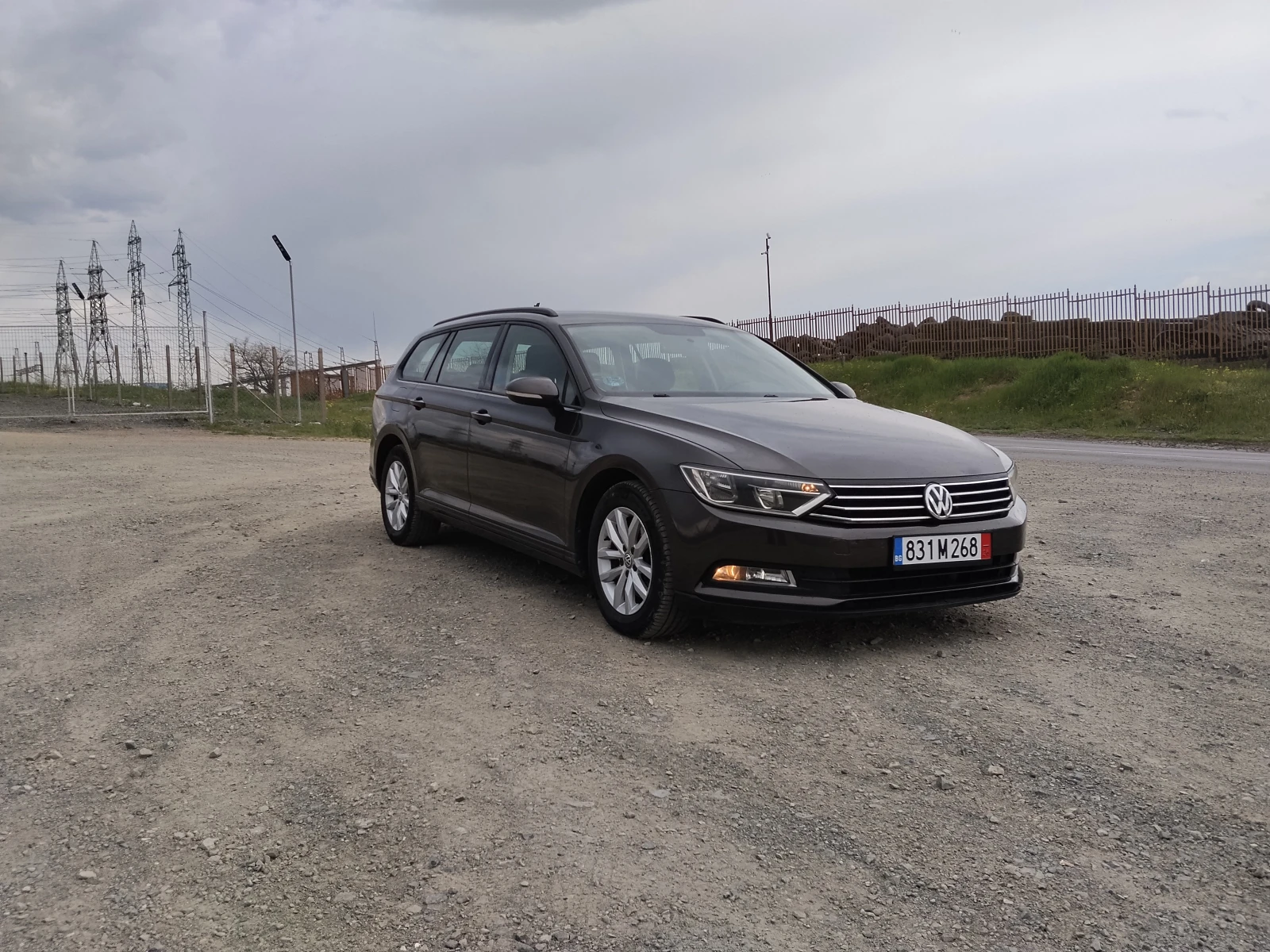 VW Passat B8/2.0 TDI 150 к.с/Нов DPF/Keyless/Navi, снимка 3 - Автомобили и джипове - 54257695