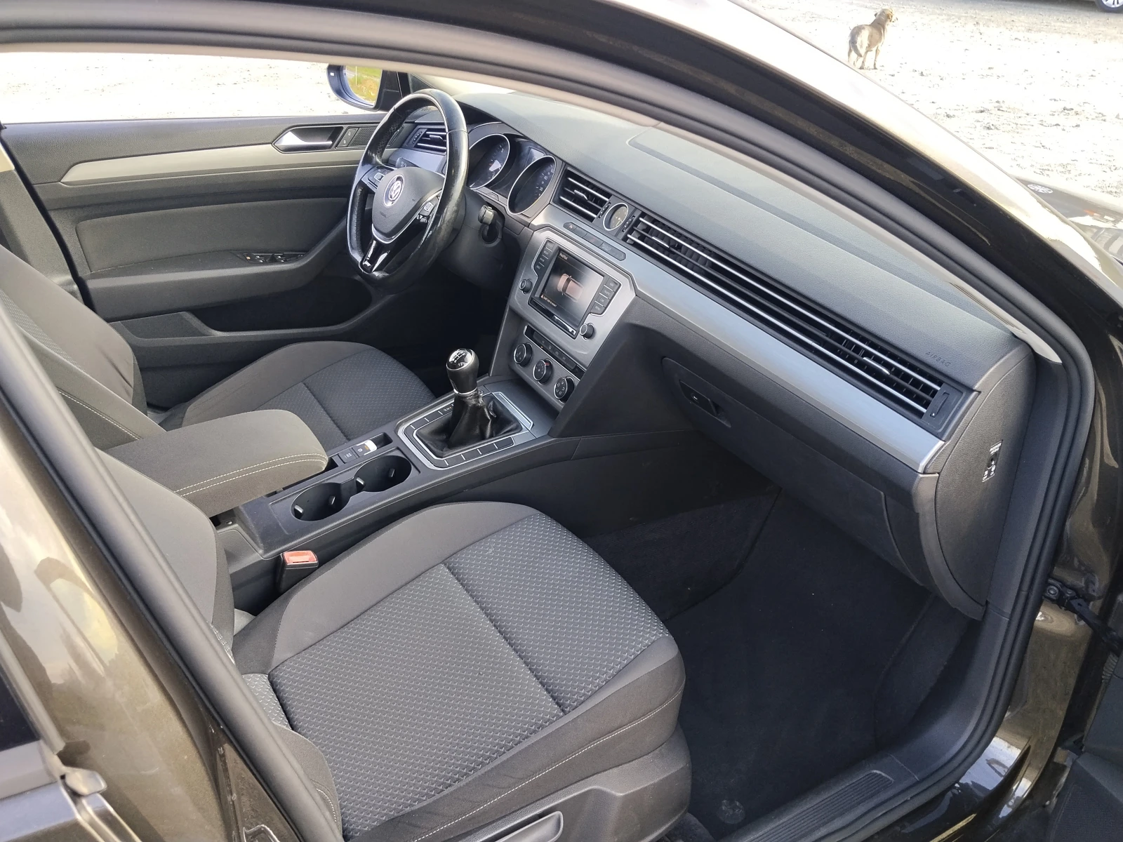 VW Passat B8/2.0 TDI 150 �.�/Keyless/Navi | Mobile.bg � ����������� 11