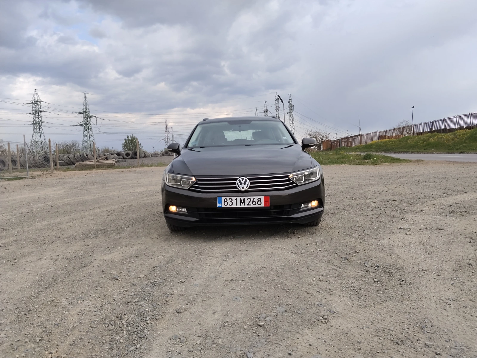 VW Passat B8/2.0 TDI 150 к.с/Нов DPF/Keyless/Navi, снимка 2 - Автомобили и джипове - 54257695