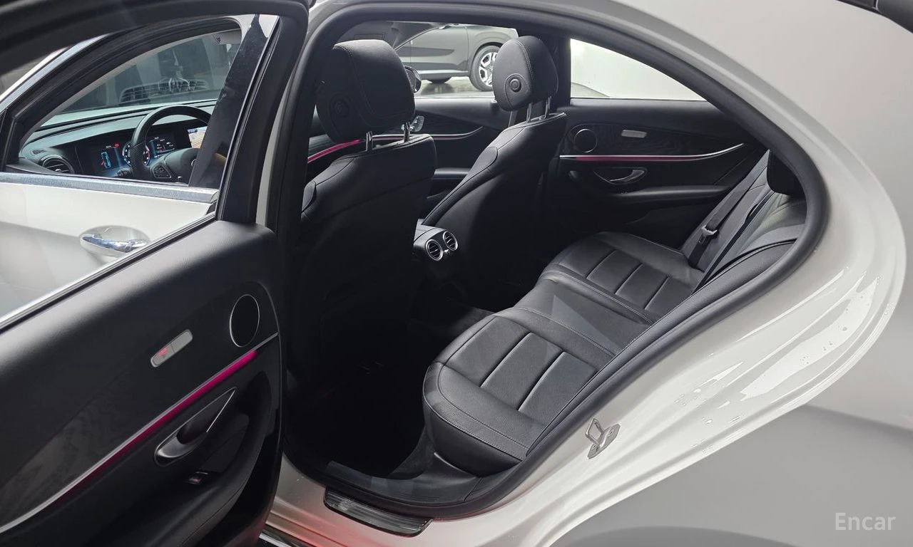 Mercedes-Benz E 300 4MATIC* ДИГИТАЛНО* ТАБЛО* ОБДУХВАНЕ* LANE* ASSIST*, снимка 15 - Автомобили и джипове - 55028723