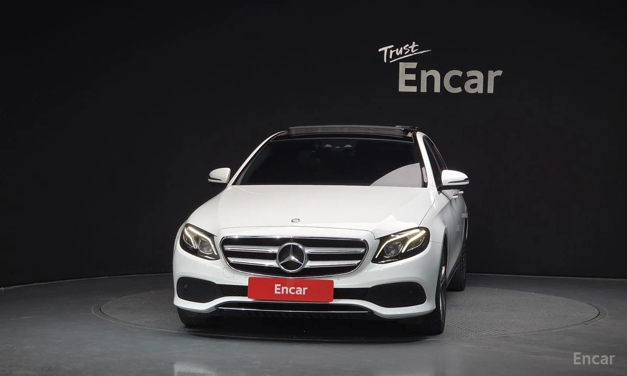 Mercedes-Benz E 300 4MATIC* ДИГИТАЛНО* ТАБЛО* ОБДУХВАНЕ* LANE* ASSIST*, снимка 3 - Автомобили и джипове - 55028723