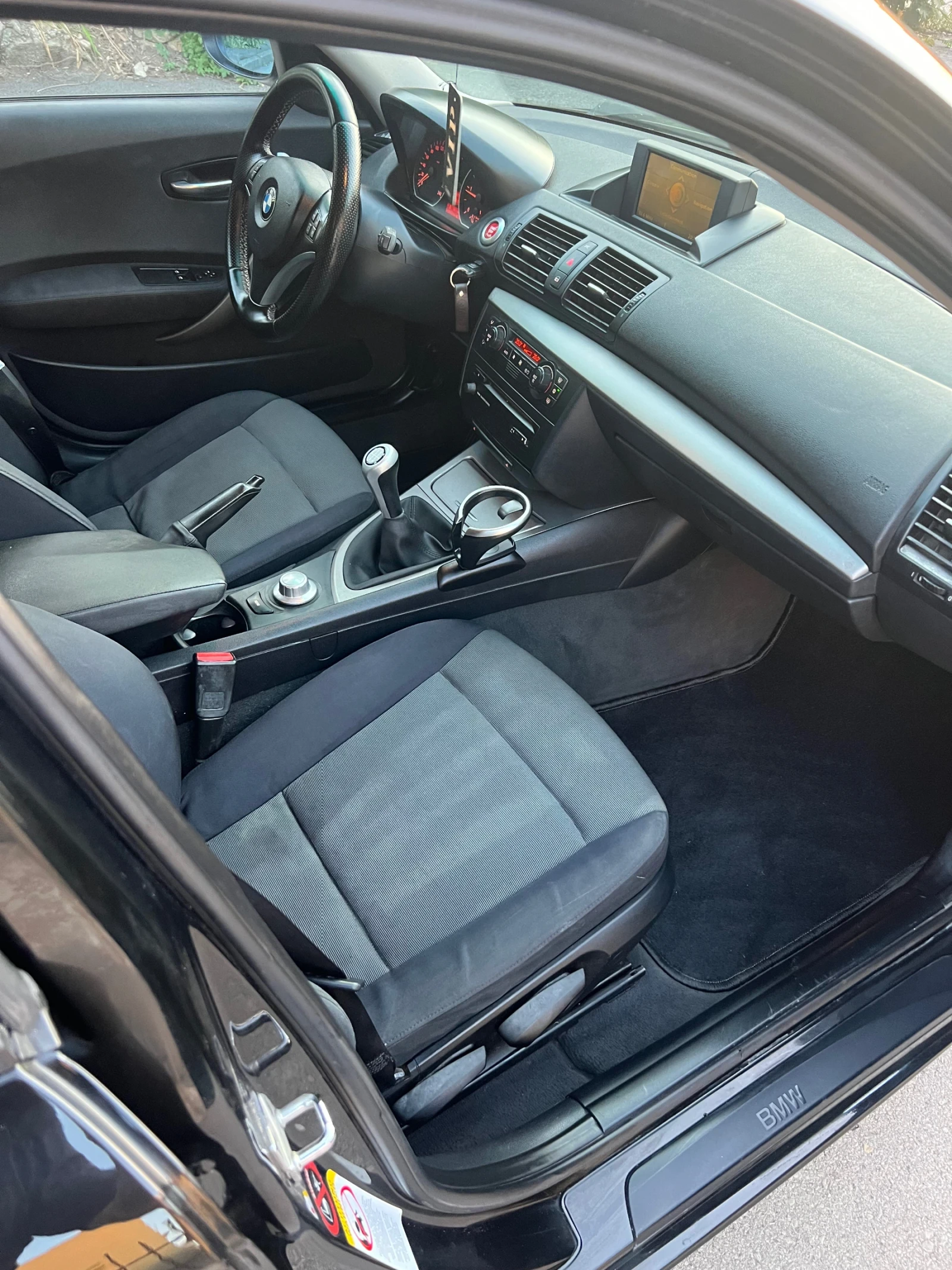 BMW 118 D , снимка 6 - Автомобили и джипове - 55439243