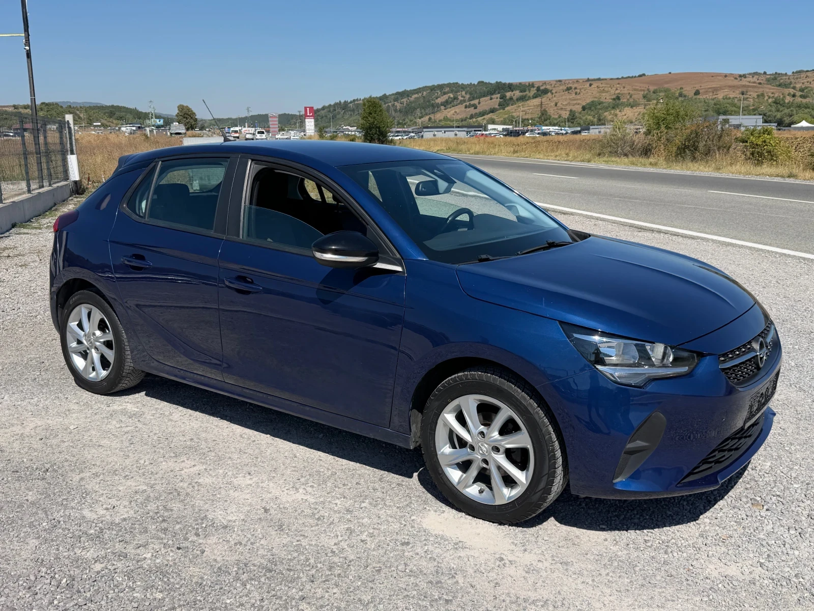 Opel Corsa 1.2i NAVI LANE ASSIST SERVICE BOOK EURO 6 TUV COC, снимка 4 - Автомобили и джипове - 55960951