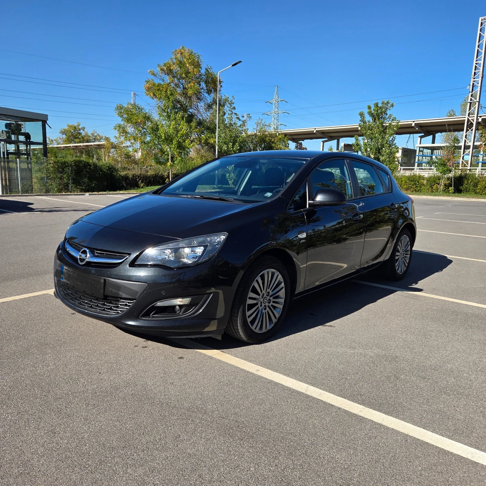 Opel Astra 1.4, снимка 3 - Автомобили и джипове - 56347938