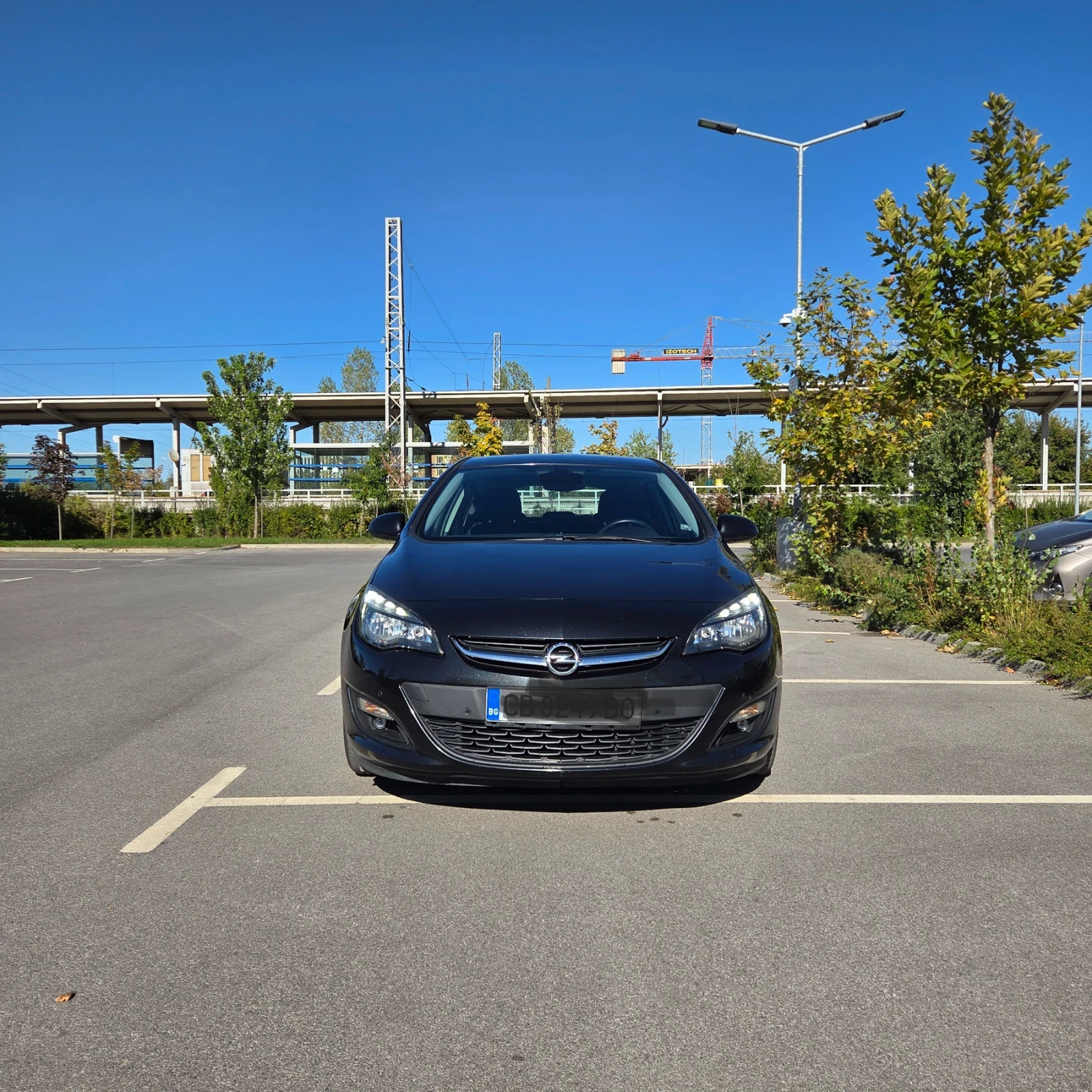 Opel Astra 1.4, снимка 2 - Автомобили и джипове - 56347938