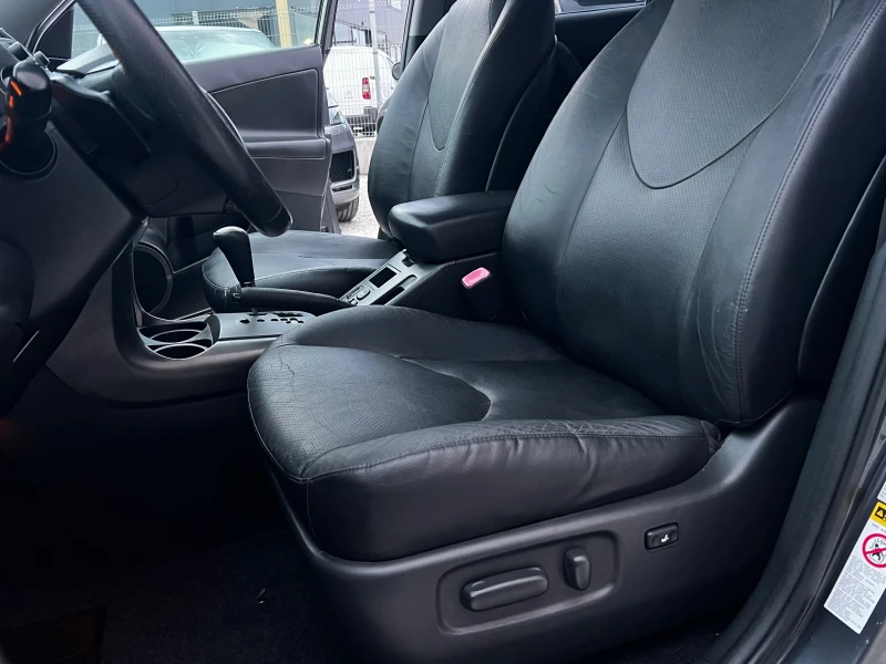 Toyota Rav4 Facelift Luxury, снимка 10 - Автомобили и джипове - 50916358