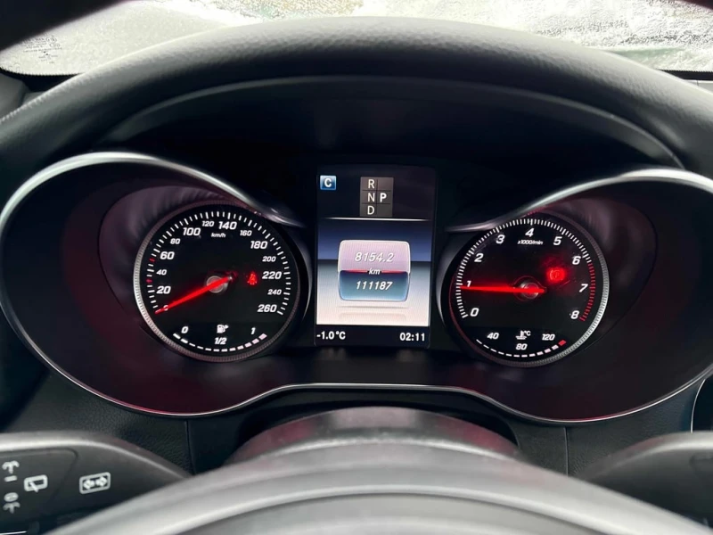 Mercedes-Benz GLC 300 / 4MATIC / 360  / PANO / CARFAX / KEYLESS /, снимка 8 - Автомобили и джипове - 53398225