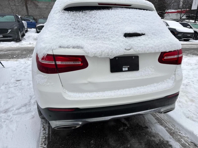 Mercedes-Benz GLC 300 / 4MATIC / 360  / PANO / CARFAX / KEYLESS /, снимка 4 - Автомобили и джипове - 53398225
