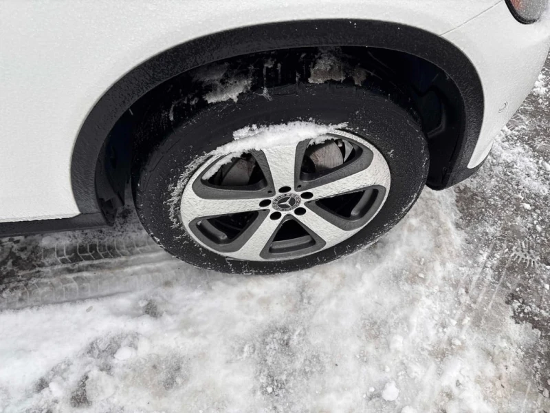 Mercedes-Benz GLC 300 / 4MATIC / 360  / PANO / CARFAX / KEYLESS /, снимка 7 - Автомобили и джипове - 53398225