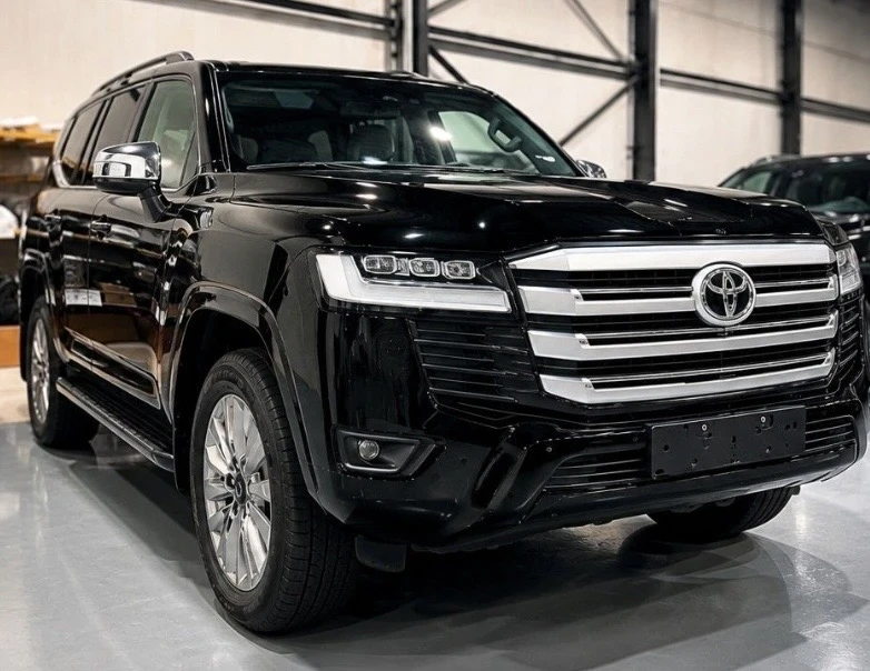Toyota Land cruiser Налична, 6+ 1 места, регистриран