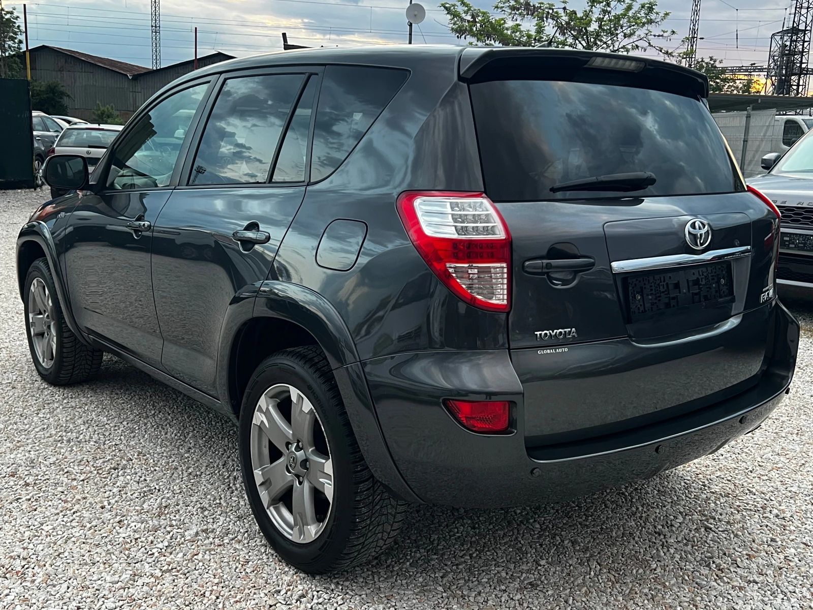 Toyota Rav4 Facelift Luxury - изображение 7