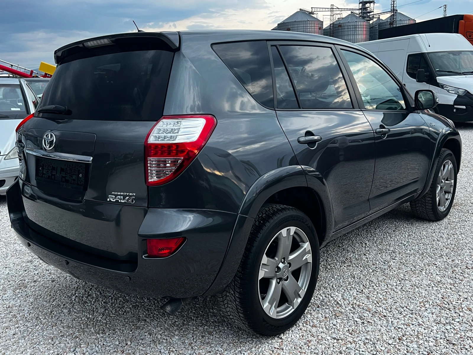 Toyota Rav4 Facelift Luxury - изображение 5