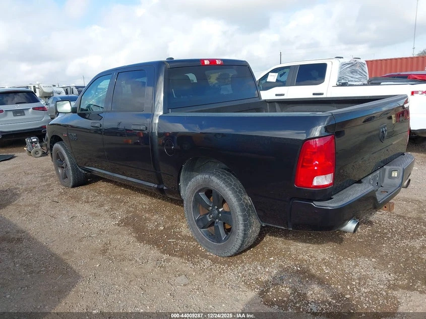 Dodge RAM 1500 5.7l Express 4X2 5'7 Box, снимка 3 - Автомобили и джипове - 53847378