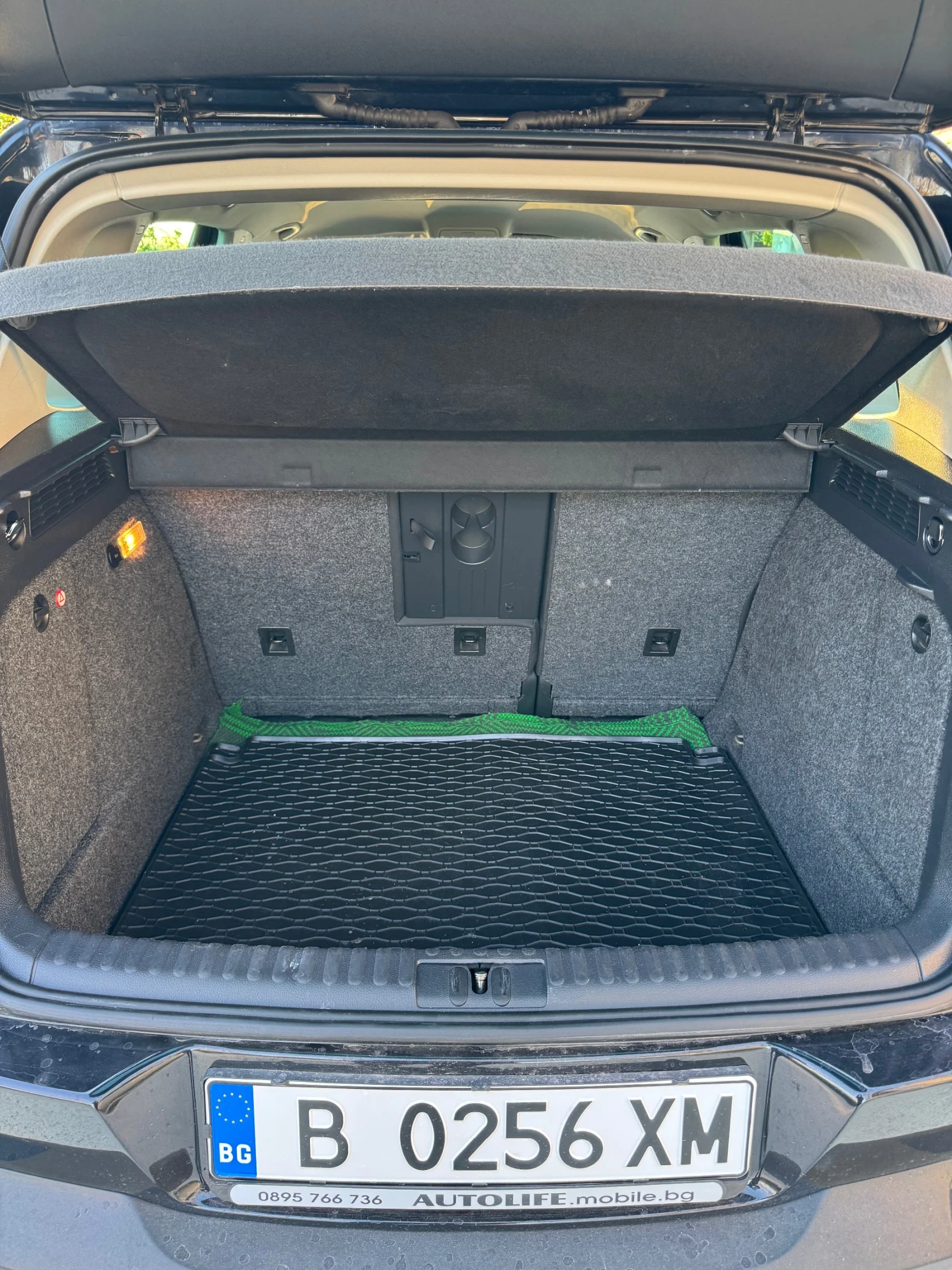 VW Tiguan 2.0TDI, снимка 9 - Автомобили и джипове - 54371680