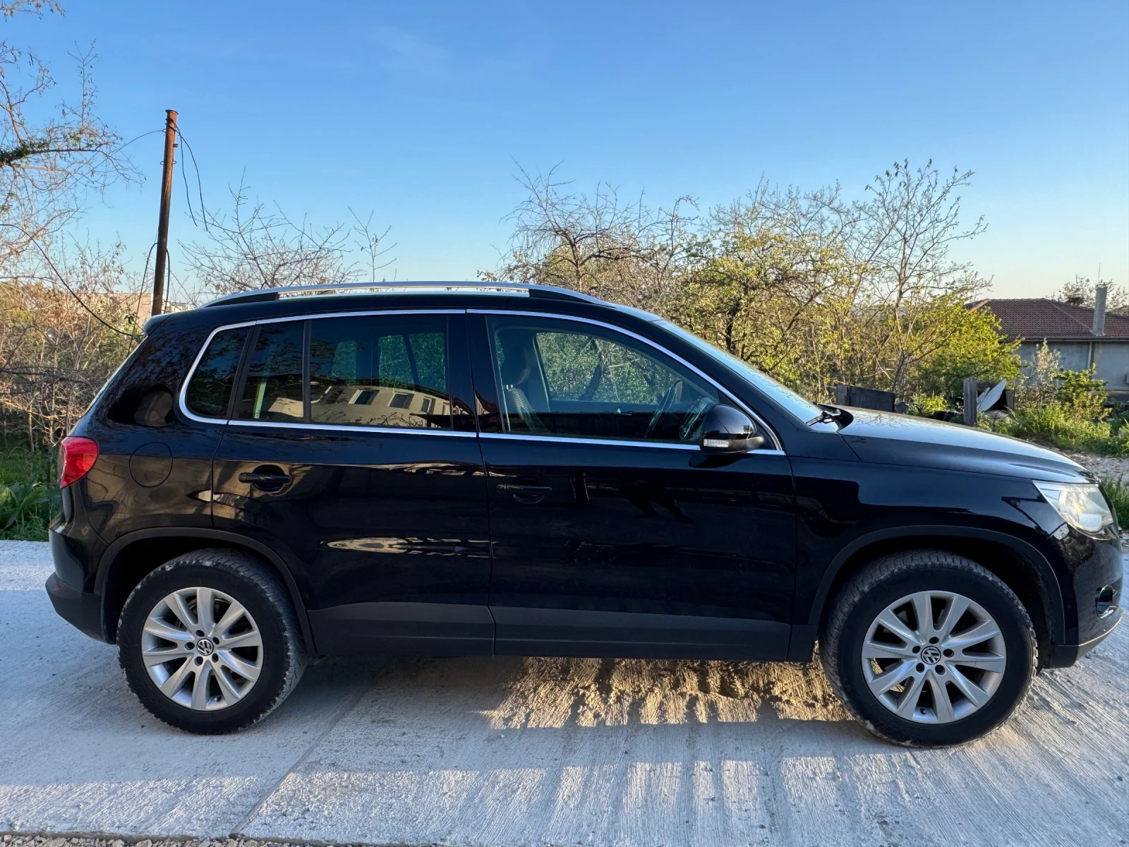 VW Tiguan 2.0TDI, снимка 4 - Автомобили и джипове - 54371680