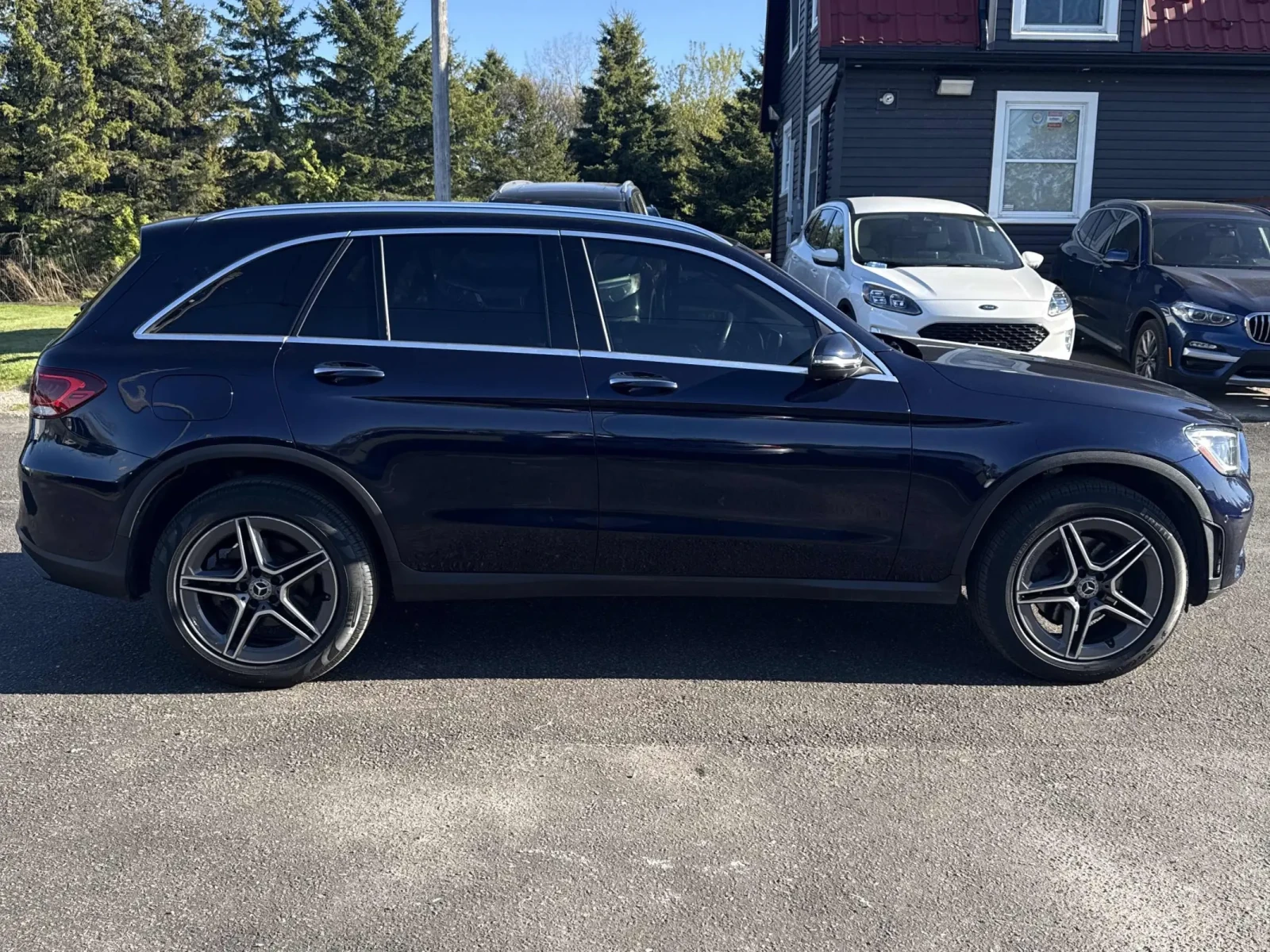 Mercedes-Benz GLC 300 * CARFAX * АВТО КРЕДИТ * , снимка 4 - Автомобили и джипове - 54811833