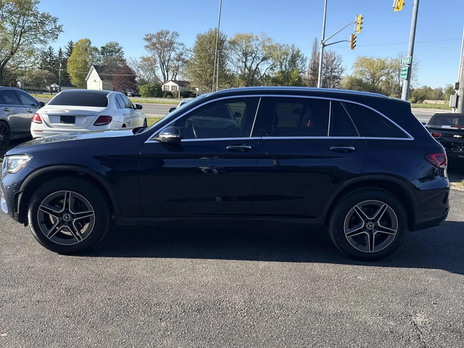 Mercedes-Benz GLC 300 * CARFAX * АВТО КРЕДИТ * , снимка 2 - Автомобили и джипове - 54811833