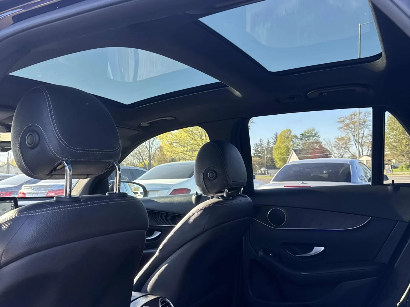 Mercedes-Benz GLC 300 * CARFAX * АВТО КРЕДИТ * , снимка 15 - Автомобили и джипове - 54811833
