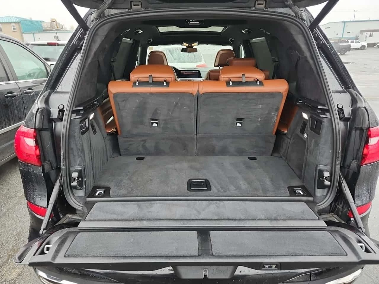 BMW X7 * xDrive50i * ЛАЗЕР * H/K * PANO * ОБДУХВАНЕ * 360, снимка 15 - Автомобили и джипове - 54918636