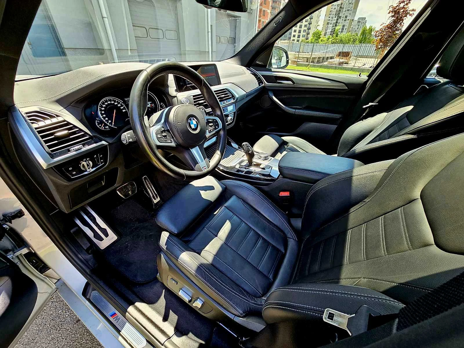 BMW X3 3.0D / M Paket / LED / PANO / ADAPTIVE / MEMORY/, снимка 10 - Автомобили и джипове - 55048474