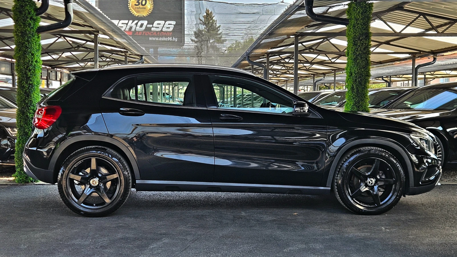 Mercedes-Benz GLA 220 AMG/4MATIC/GERMANY/CAMERA/OFFROAD/CAR PLAY/LIZING, снимка 4 - Автомобили и джипове - 56021870