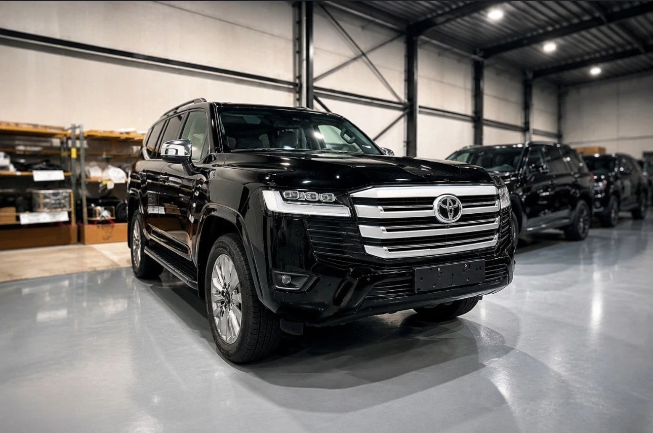 Toyota Land cruiser Налична, 6+ 1 места, регистриран