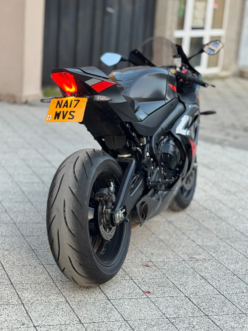Suzuki Gsxr GSX-R L8R 10000км, снимка 14 - Мотоциклети и мототехника - 52459482