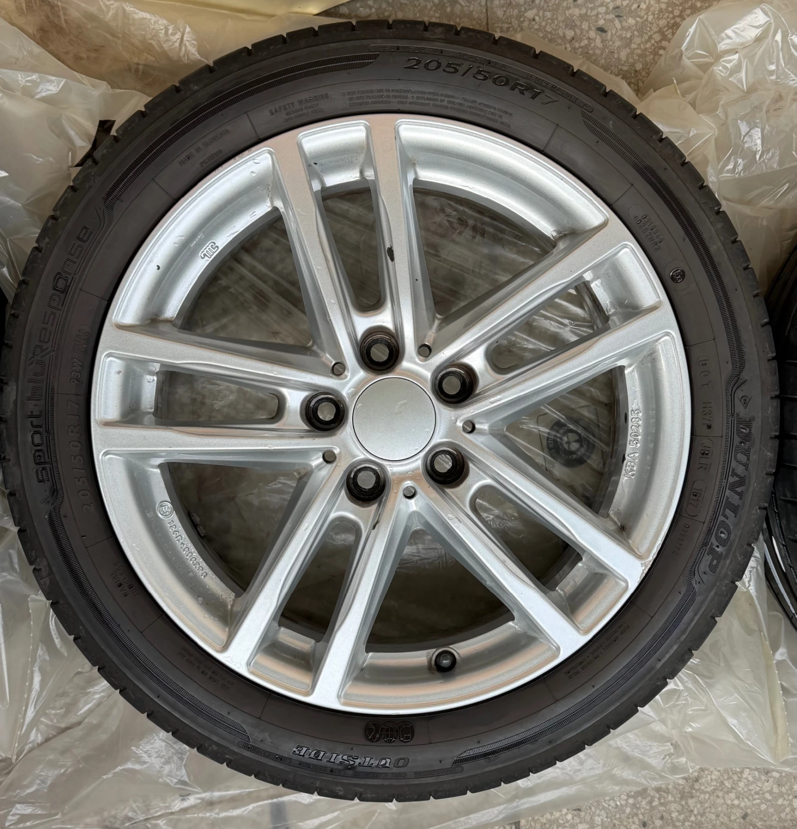 Гуми с джанти Dunlop 205/50R17, снимка 6 - Гуми и джанти - 54625700