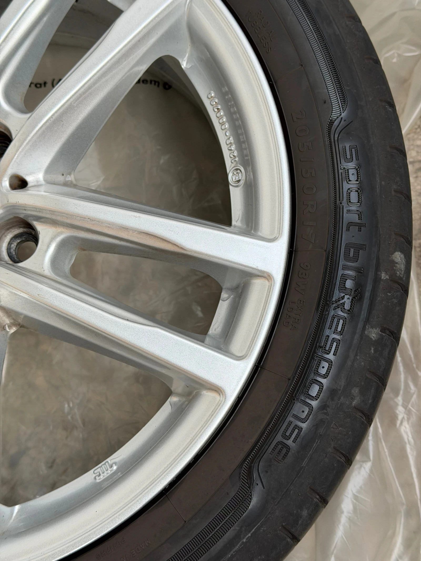 Гуми с джанти Dunlop 205/50R17, снимка 7 - Гуми и джанти - 54625700