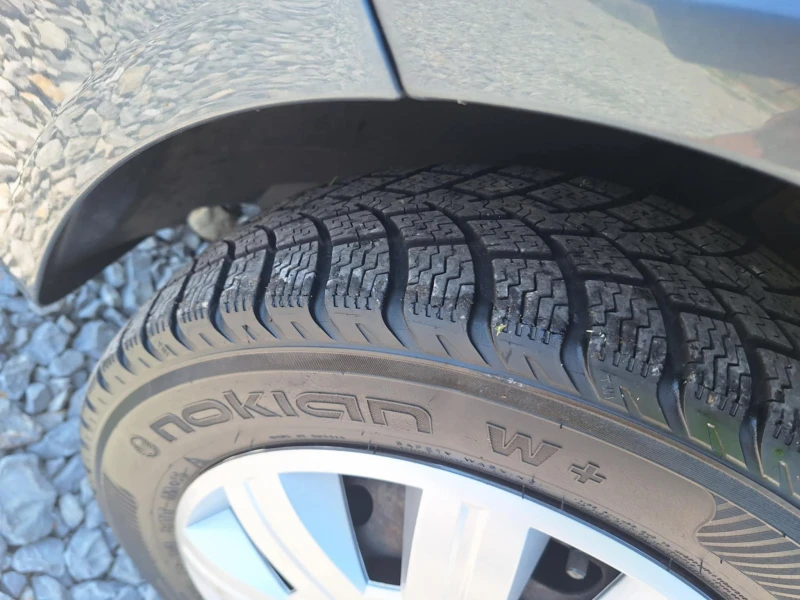 Skoda Fabia 1.4i klima, снимка 8 - Автомобили и джипове - 52079527