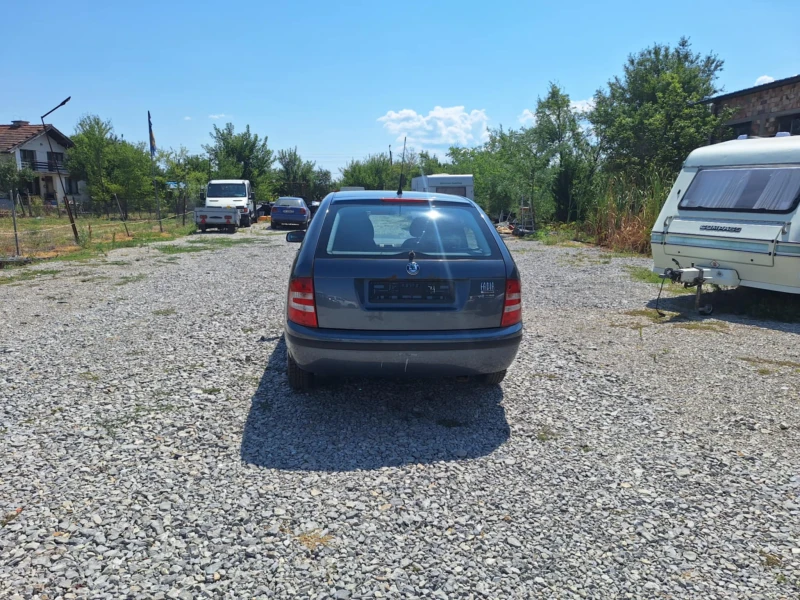 Skoda Fabia 1.4i klima, снимка 3 - Автомобили и джипове - 52079527