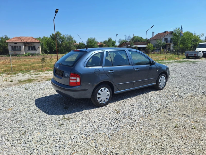 Skoda Fabia 1.4i klima, снимка 4 - Автомобили и джипове - 52079527