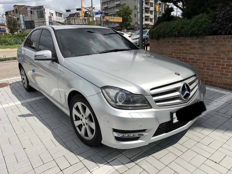 Mercedes-Benz C 220, снимка 3 - Автомобили и джипове - 52356861