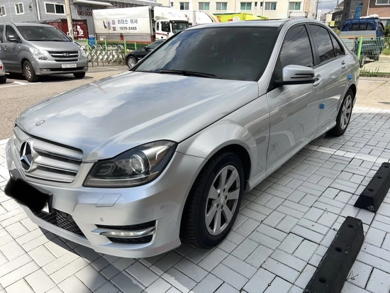 Mercedes-Benz C 220, снимка 2 - Автомобили и джипове - 52356861
