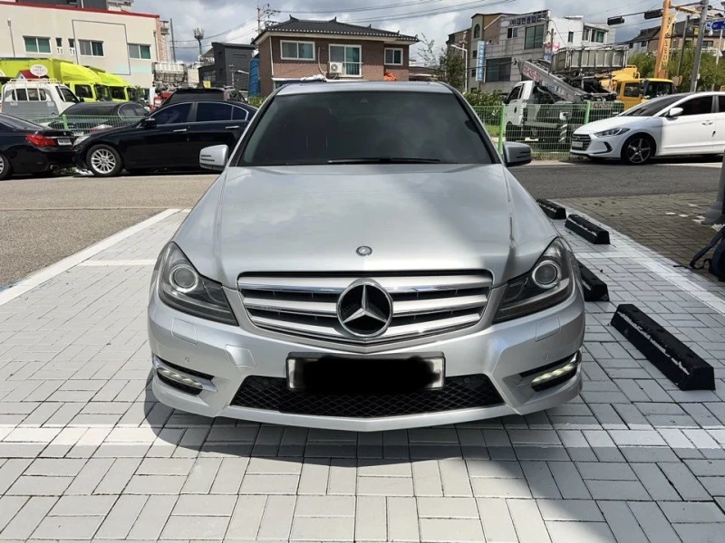 Mercedes-Benz C 220