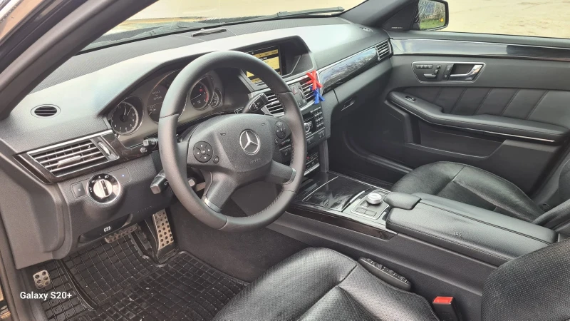 Mercedes-Benz E 350 4MATIC, снимка 5 - Автомобили и джипове - 52833916