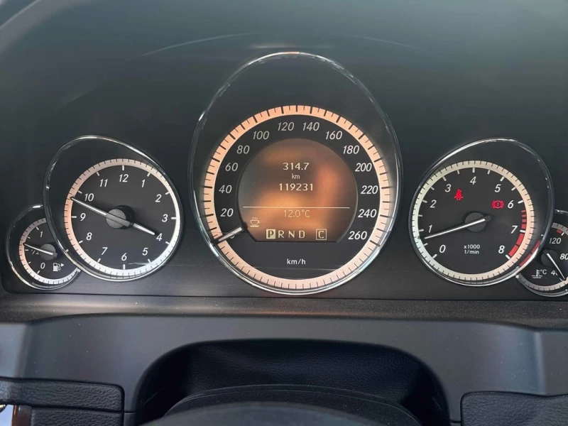 Mercedes-Benz E 350 * COUPE * CARFAX * БЕЗ ПЪРВОНАЧАЛНА ВНОСКА, снимка 8 - Автомобили и джипове - 52912670