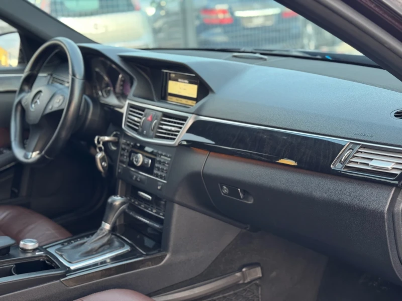 Mercedes-Benz E 250 Avantgarde, снимка 14 - Автомобили и джипове - 53045945