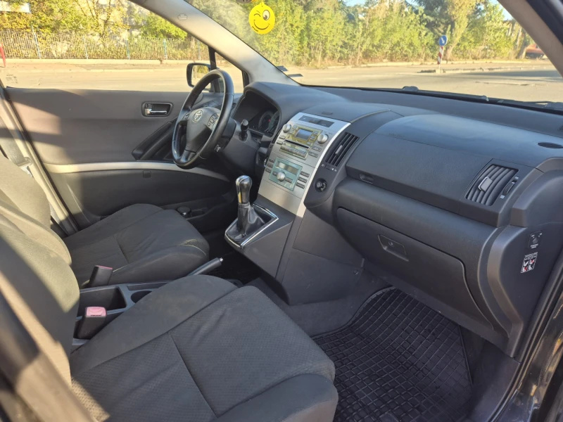 Toyota Corolla verso, снимка 9 - Автомобили и джипове - 53522622