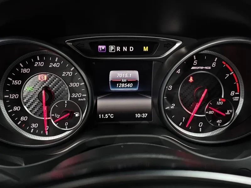 Mercedes-Benz CLA 2.5, снимка 8 - Автомобили и джипове - 54287832