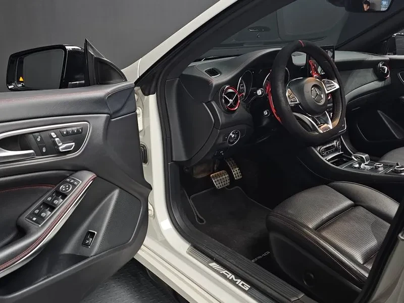 Mercedes-Benz CLA 2.5, снимка 11 - Автомобили и джипове - 54287832