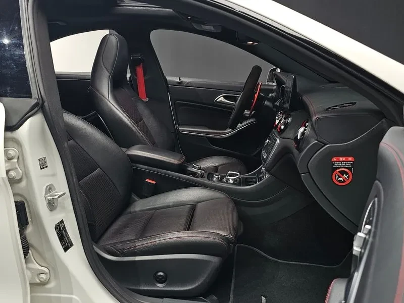 Mercedes-Benz CLA 2.5, снимка 10 - Автомобили и джипове - 54287832