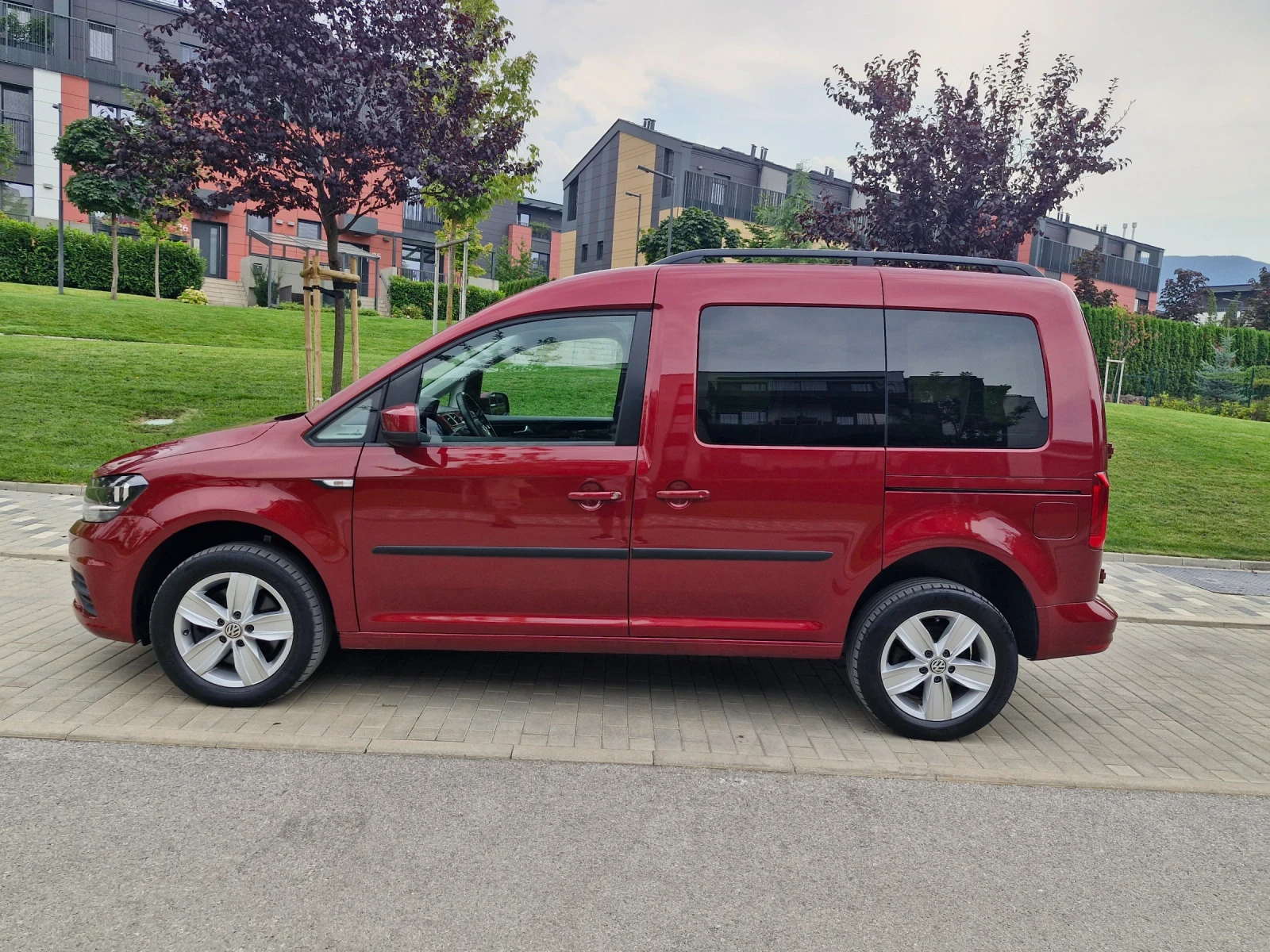 VW Caddy 2.0TDI 4MOTION - изображение 2