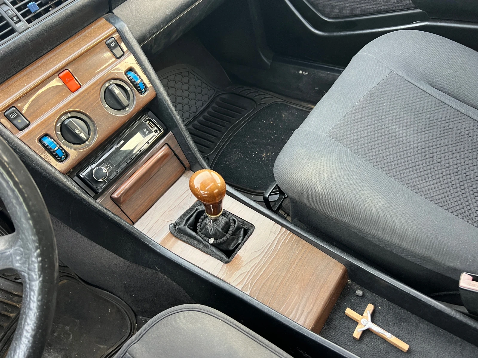 Mercedes-Benz 124 200D 72к.с. Шибедах | Mobile.bg — изображение 16